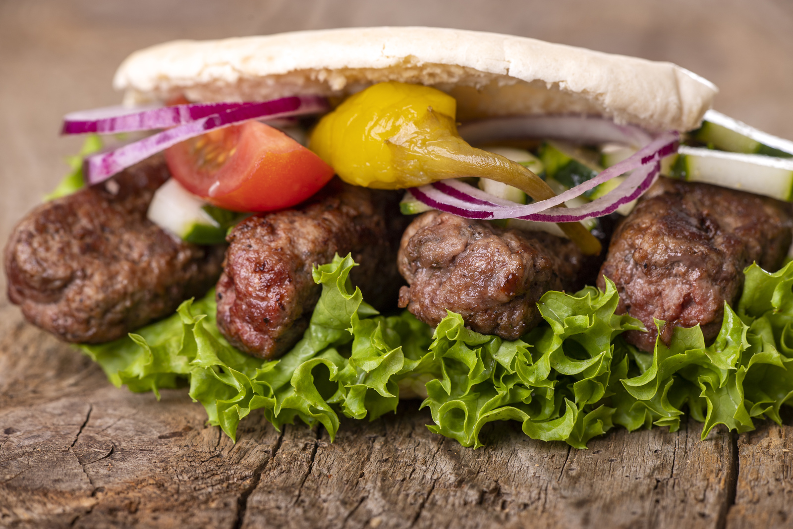 cevapcici-on-wood